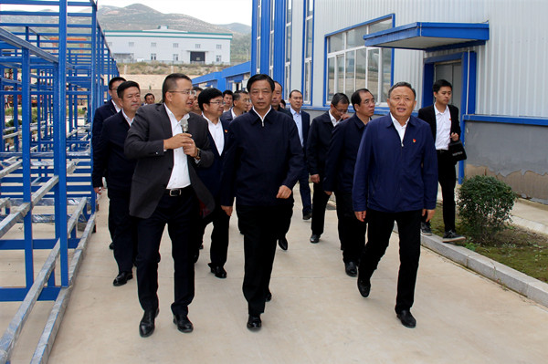 朝陽市市委書記、市人大常委會(huì)主任蹇彪率領(lǐng)導(dǎo)班子到我司考察調(diào)研