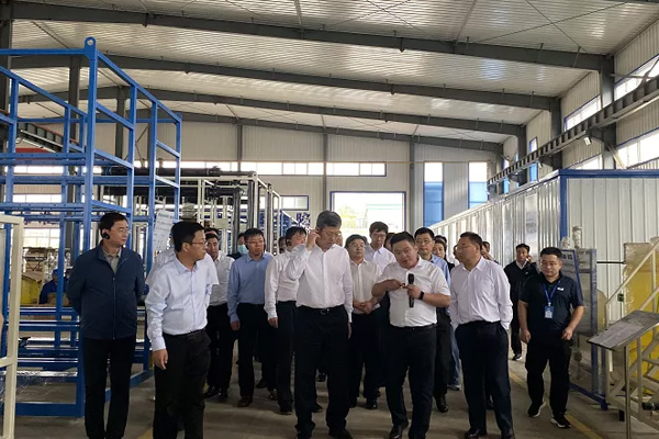 內(nèi)蒙古自治區(qū)黨委常委、通遼市委書記孟憲東攜考察團(tuán)到一諾環(huán)境考察指導(dǎo)